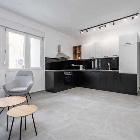 Relax Apartament In Piata Universitatii Bukares Bagian luar foto