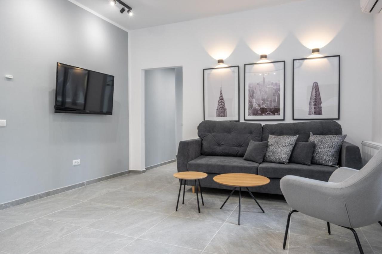 Relax Apartament In Piata Universitatii Bukares Bagian luar foto