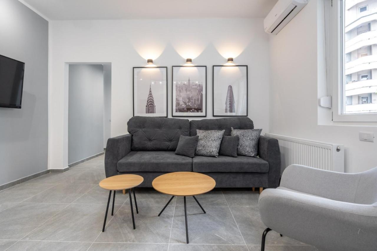 Relax Apartament In Piata Universitatii Bukares Bagian luar foto