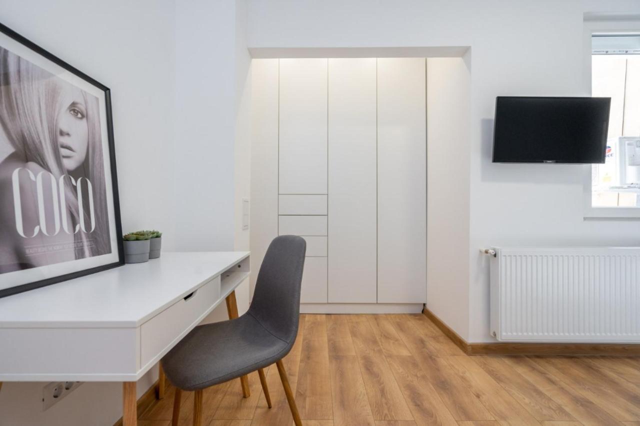 Relax Apartament In Piata Universitatii Bukares Bagian luar foto
